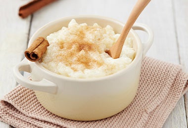 Arroz con leche famosa receta con canela en rama y polvo 