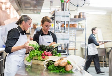 balanza de cocina en restaurante para inventario