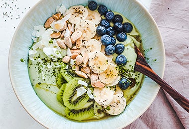 Frutas deshidratadas en un bowl 