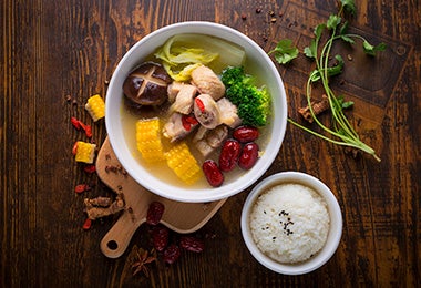 Plato de sopa receta de pollo