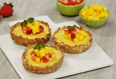 Tartaletas de mango con una base de cereales, un postre fabuloso