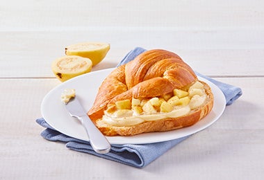 Receta de croissant relleno con leche condensada 