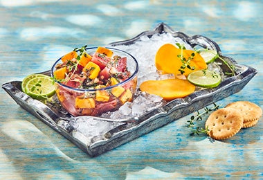 Ceviche de atún con mango, una receta fabulosa para mezclar sabores.