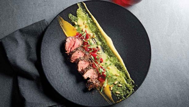 Carne Kobe con vegetales y mostaza