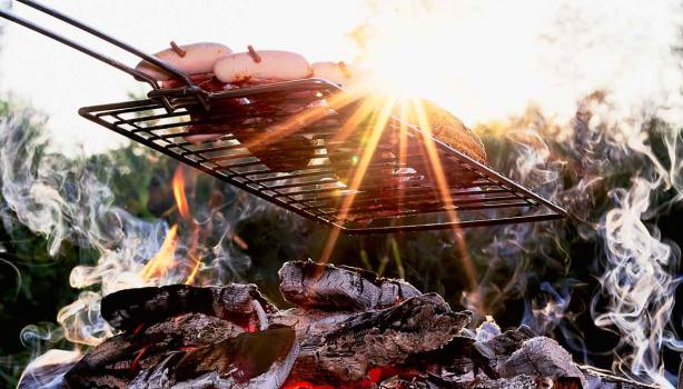 Alimentos cocinados a la leña