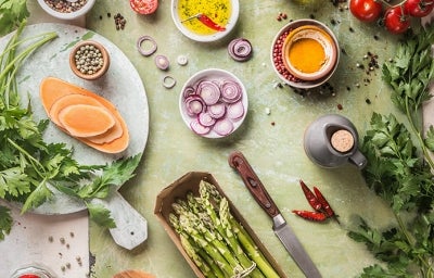 Mesa con vegetales frescos