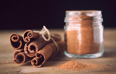 Presentaciones de la canela en rama y polvo para cocinar Canela en rama y en polvo