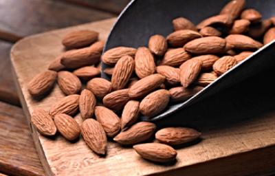Las almendras y los otros frutos secos son alimentos no perecederos.