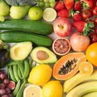Frutas deshidratadas en un mesón 