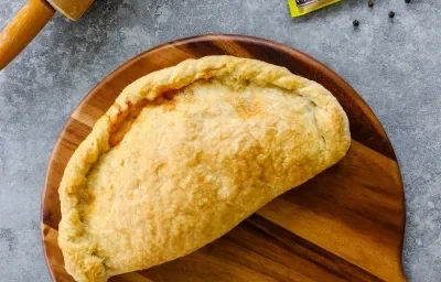 Calzone a la Boloñesa