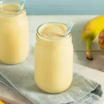 Batido-de-banana-y-durazno-Recetas-NESTLE-Leche-condensada