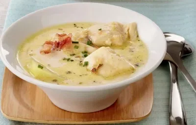 Sopa blanca de pescado y papa Sopa blanca de pescado y papa