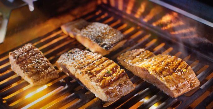 Salmón-entero-a-la-parrilla-Recetas-NESTLE-MAGGI