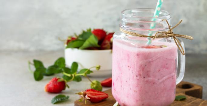 Batido-de-fresas-con-yogur-Recetas-NESTLE-CARNATION