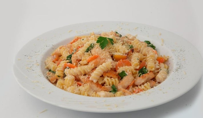 Pasta-con-pollo-y-vegetales-MAGGI-Recetas-NESTLÉ-Venezuela