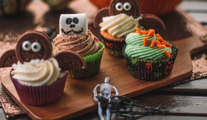 RECETA-FAMILIAR-CUPCAKES-MARMOLEADOS-PARA-HALLOWEEN-RECETASNESTLE-VENEZUELA-POSTRES-SAVOY
